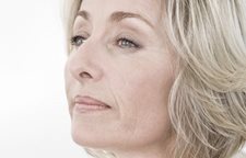 Eczema su trattamento di mani da foglia dalloro