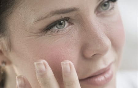 Crema che ringiovanisce la pelle di faccia