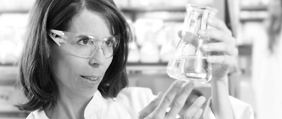Scienziato in laboratorio