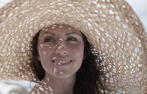 Donna con cappello