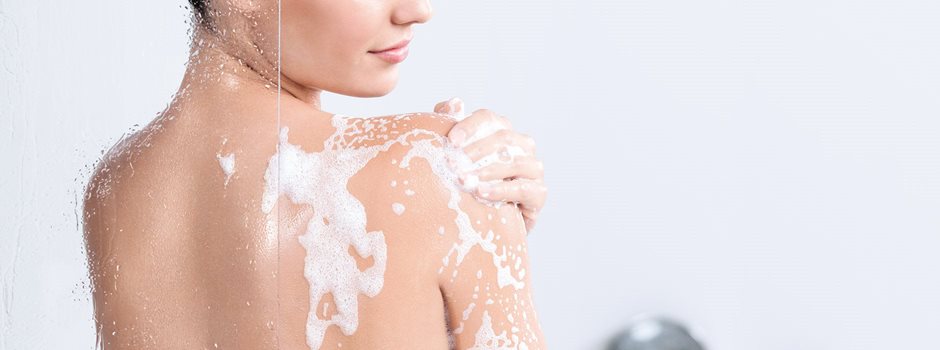 Detergi la pelle con Eucerin AtopiControl