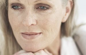 Viso di donna di mezza età