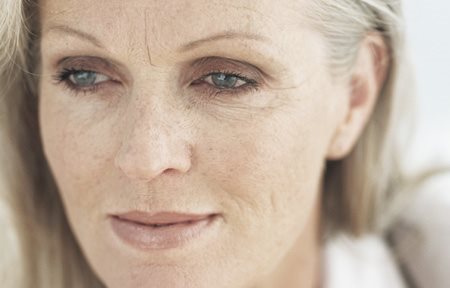 Viso di donna anziana